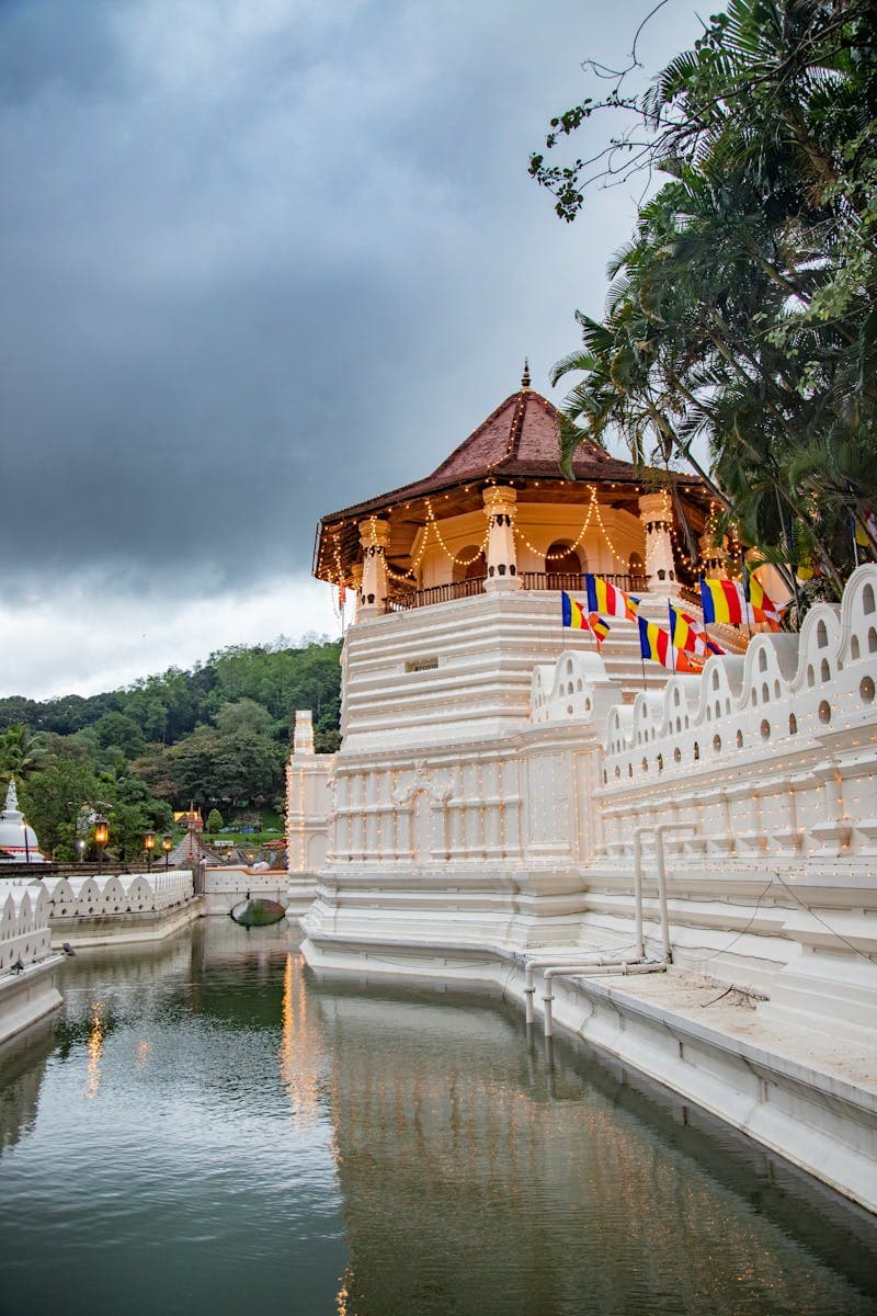 Temple of the Tooth, Kandy